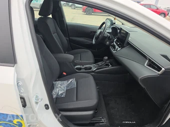 2024 Toyota Corolla LE Sedan - miniatura 8