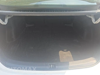 2024 Toyota Corolla LE Sedan - miniatura 16