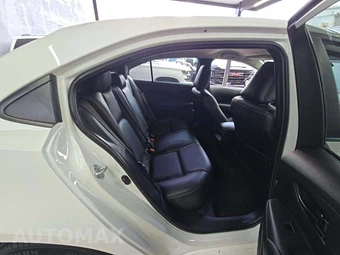 2024 Toyota Corolla LE Sedan - miniatura 13