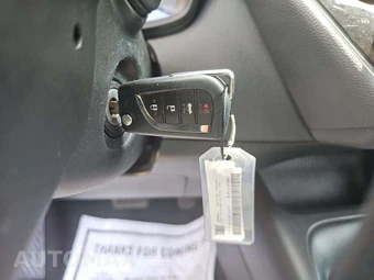 2024 Toyota Corolla LE Sedan - miniatura 8
