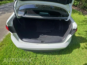 2024 Toyota Corolla LE Sedan - miniatura 11