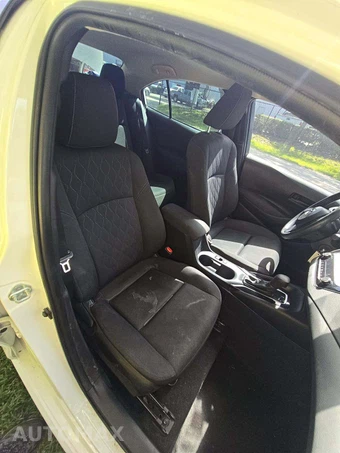 2024 Toyota Corolla LE Sedan - miniatura 15