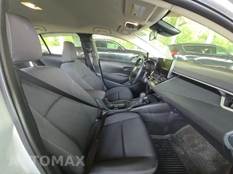 2024 Toyota Corolla LE Sedan - miniatura 8