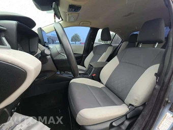 2024 Toyota Corolla LE Sedan – miniatura 3