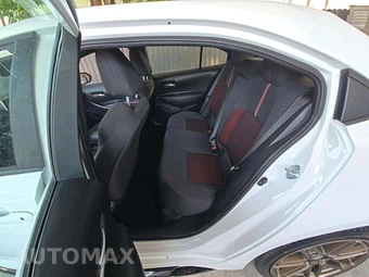 2024 Toyota Corolla Nightshade Edition Sedan - miniatura 10