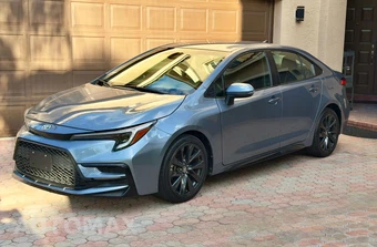 2024 Toyota Corolla SE Sedan - miniatura 9