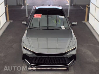 2024 Toyota Crown Limited - miniatura 2