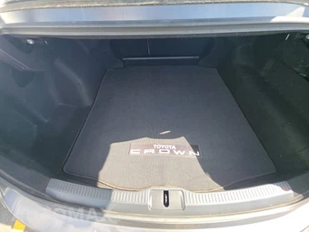 2024 Toyota Crown Limited – miniatura 16