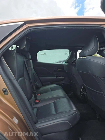 2024 Toyota Crown Platinum – miniatura 16