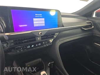 2024 Toyota Crown XLE – miniatura 11
