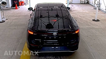 2024 Toyota Crown XLE – miniatura 5