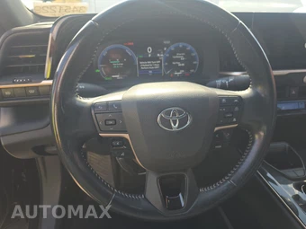 2024 Toyota Crown XLE – miniatura 10