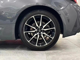 2024 Toyota GR86 – miniatura 10