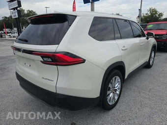 2024 Toyota Grand Highlander Platinum - miniatura 3