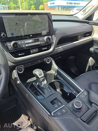 2024 Toyota Grand Highlander Platinum - miniatura 10