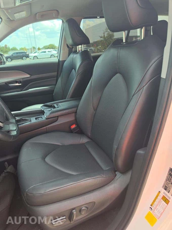 2024 Toyota Grand Highlander XLE - miniatura 3