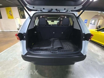 2024 Toyota Grand Highlander XLE - miniatura 15
