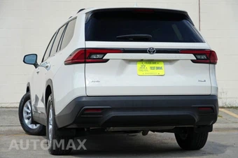 2024 Toyota Grand Highlander XLE - miniatura 4