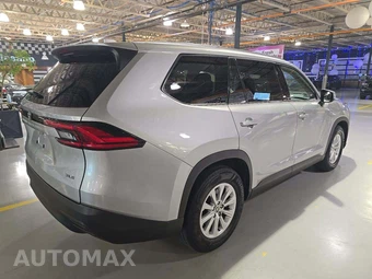 2024 Toyota Grand Highlander XLE - miniatura 3