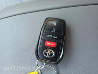 2024 Toyota Highlander Hybrid LE - miniatura 8