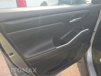2024 Toyota Highlander Hybrid XLE - miniatura 9