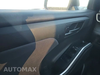 2024 Toyota Highlander LE - miniatura 15