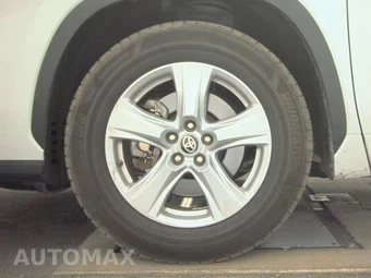 2024 Toyota Highlander LE - miniatura 9