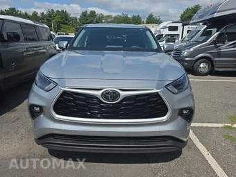 2024 Toyota Highlander LE – miniatura 2