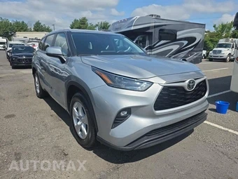 2024 Toyota Highlander LE – miniatura 3
