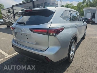 2024 Toyota Highlander LE – miniatura 4