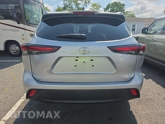 2024 Toyota Highlander LE – miniatura 5