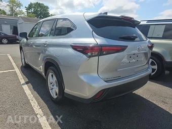 2024 Toyota Highlander LE – miniatura 6