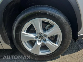 2024 Toyota Highlander LE – miniatura 9