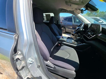 2024 Toyota Highlander LE - miniatura 19