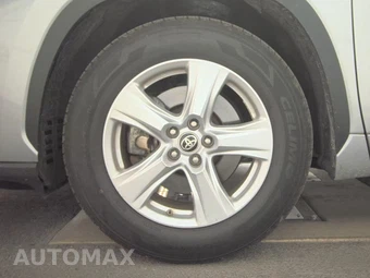 2024 Toyota Highlander LE - miniatura 9