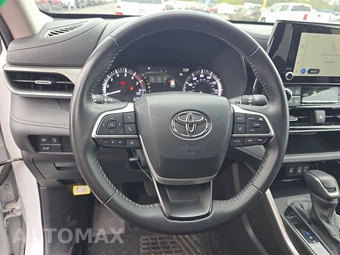 2024 Toyota Highlander LE – miniatura 10
