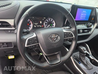 2024 Toyota Highlander LE - miniatura 16