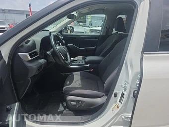 2024 Toyota Highlander LE – miniatura 13