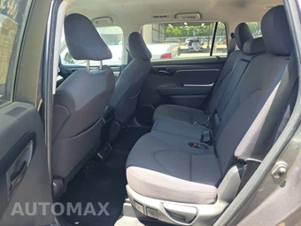 2024 Toyota Highlander LE - miniatura 13