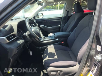 2024 Toyota Highlander LE - miniatura 7