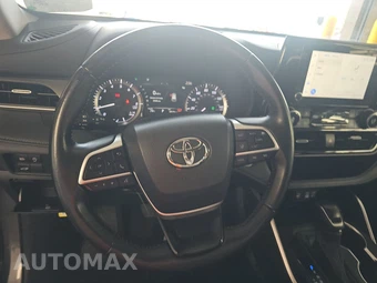 2024 Toyota Highlander LE - miniatura 10