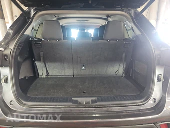 2024 Toyota Highlander LE - miniatura 16