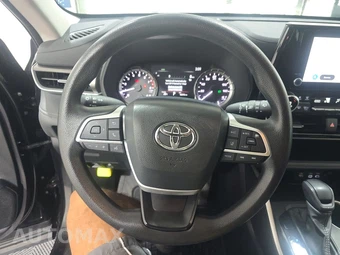 2024 Toyota Highlander LE – miniatura 10