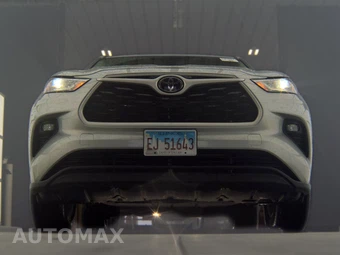 2024 Toyota Highlander LE - miniatura 3