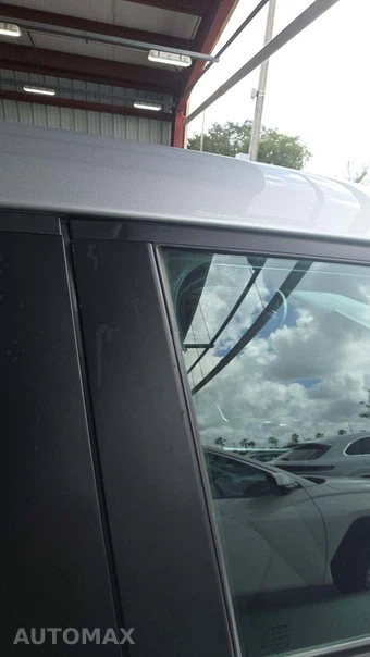 2024 Toyota Highlander LE - miniatura 31
