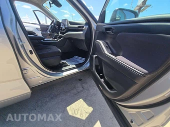 2024 Toyota Highlander LE - miniatura 19