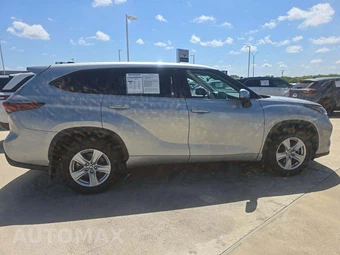 2024 Toyota Highlander LE - miniatura 4