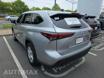 2024 Toyota Highlander LE - miniatura 2