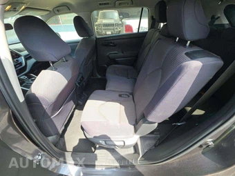 2024 Toyota Highlander LE - miniatura 13