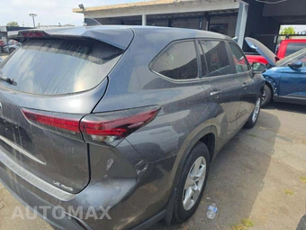 2024 Toyota Highlander LE - miniatura 3
